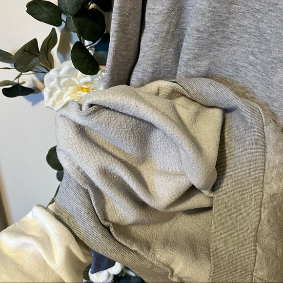 Ardene Long Sleeve Sweatshirt - Picture 5 of 6